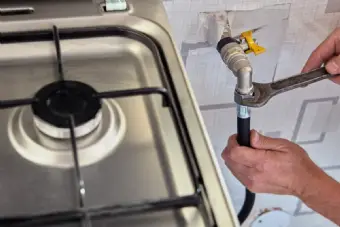 Paşabahçe Doğalgaz Ocak Fleksi Montajı Ocak Fırın Hortumu Montajı Ocak Gaz Bağlama