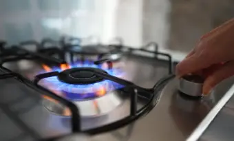 Sarıgazi Doğalgaz Ocak Fleksi Montajı Ocak Fırın Hortumu Montajı Ocak Gaz Bağlama